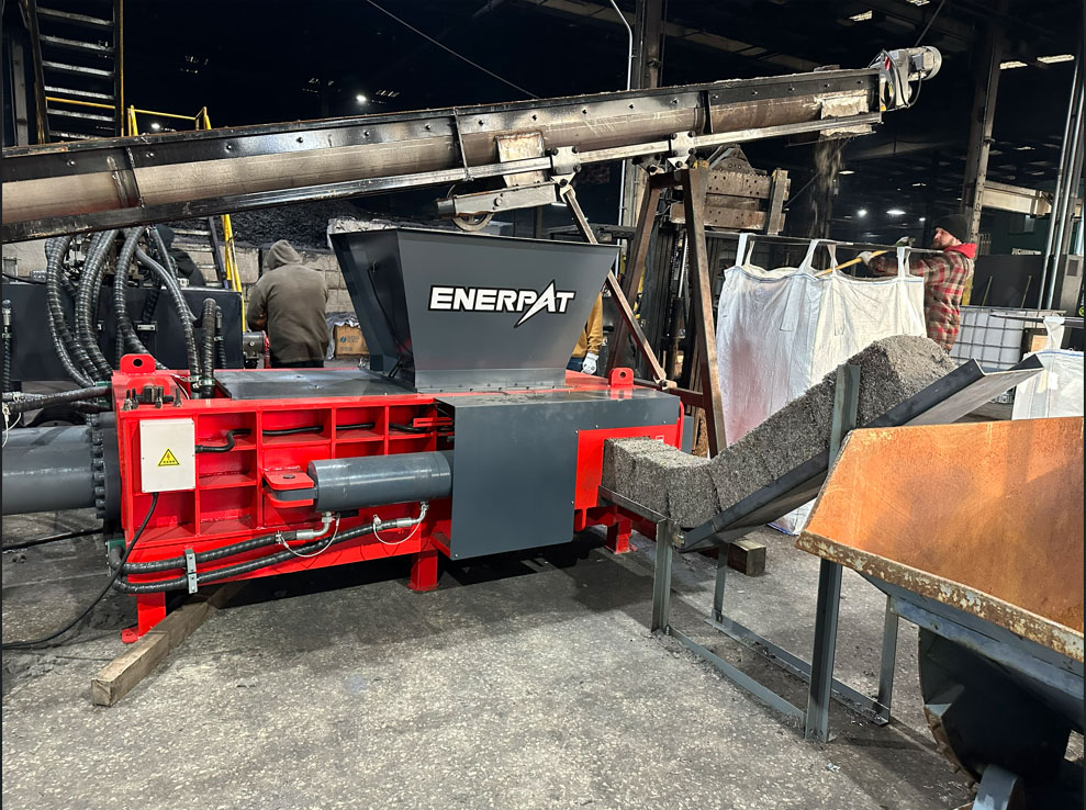 Empacadora de alambre para neum&aacute;ticos